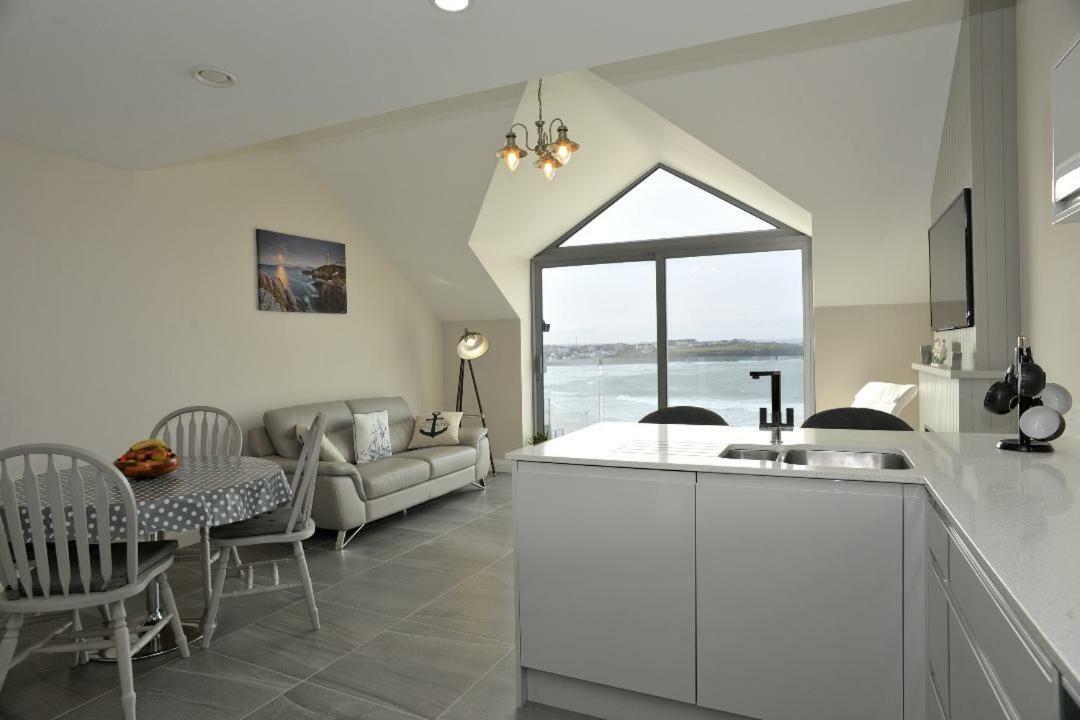 Apartment 10, South Pier, 13-14 Kerr Street, Portrush Exterior photo